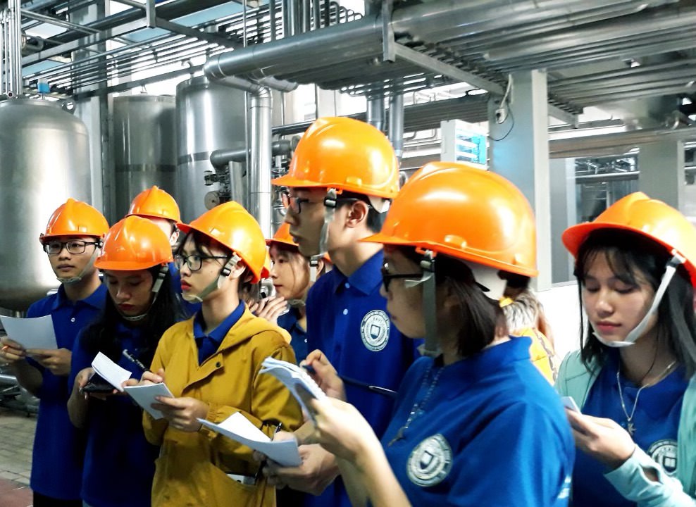 Kiến tập tại Nhà máy bia Sài Gòn - Hà Nội.